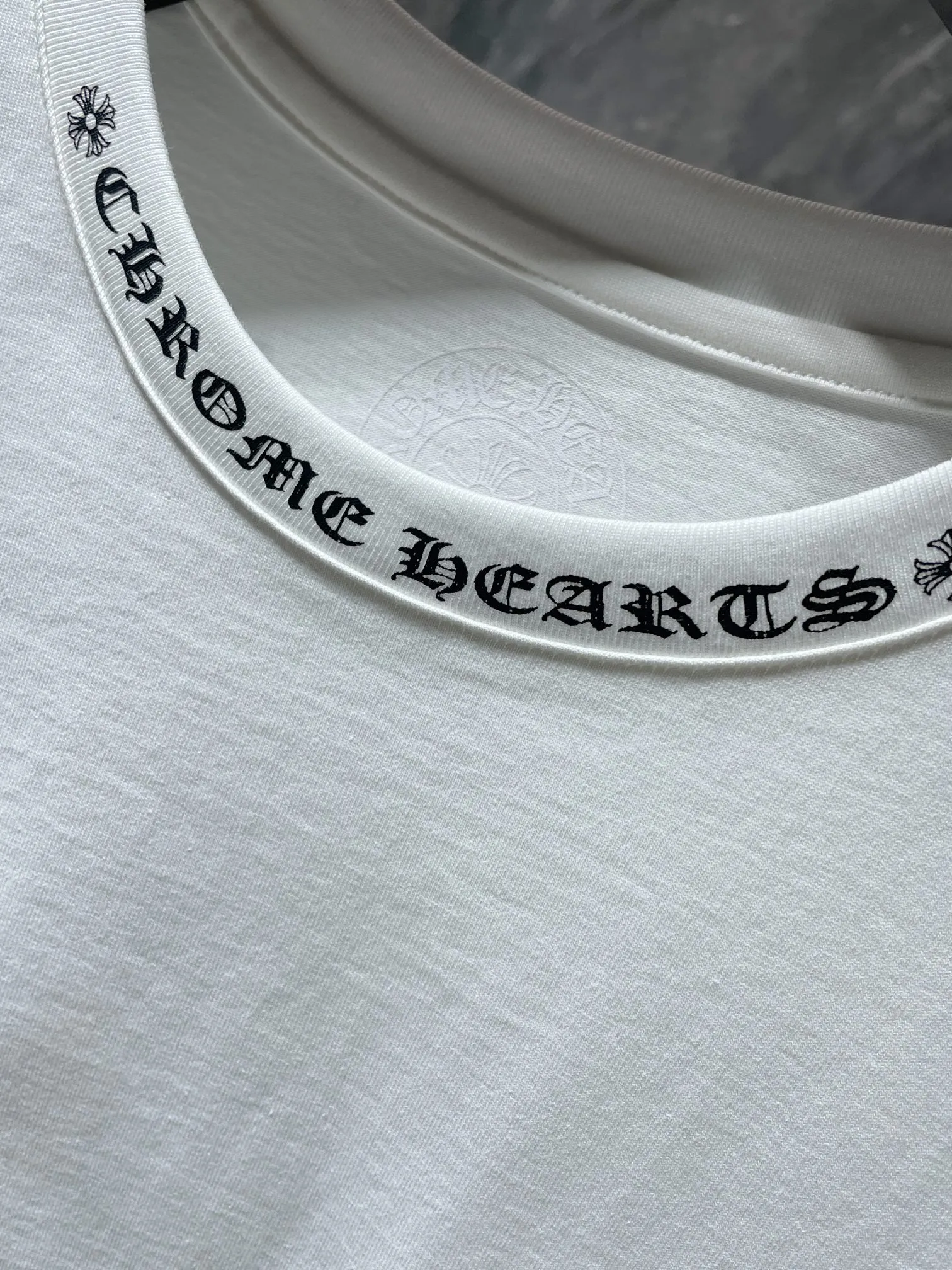 P140 New for summer Chrome Hearts 25ss 260g~270g High gram weight, environmentally friendly and high-quality top-grade fabrics, Crow letter collar, large long cross flower arm short sleeves, imported glue printing and dyeing, counter synchronization, 1:1 replica version, recommended color: black, white, code number: S, M, L, XL